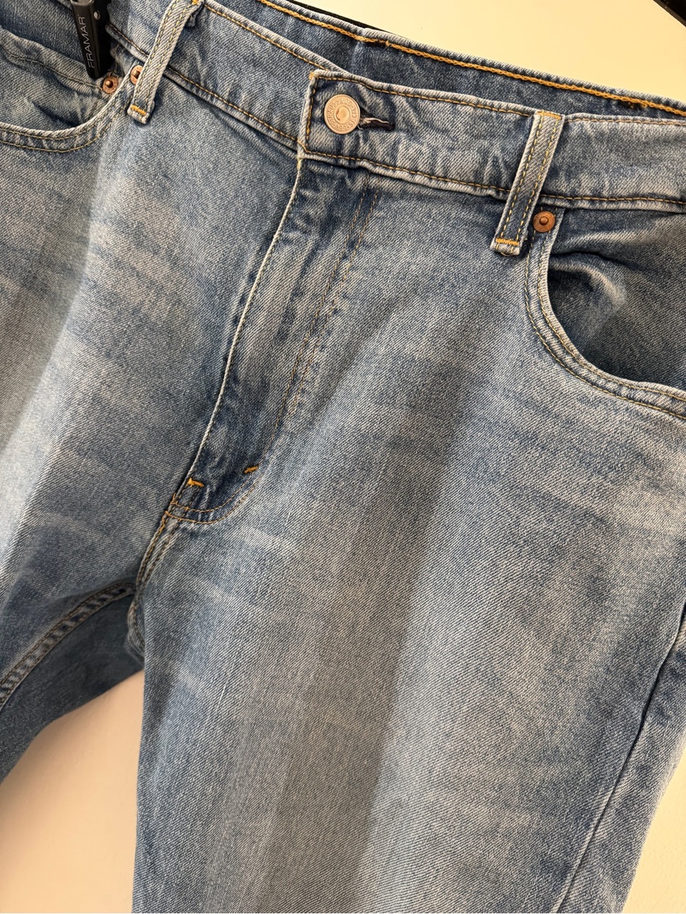 Levi’s 513 Straight Leg Jeans 38x30 - Picture 2 of 4